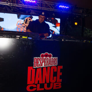 Fotoreport z Desperados stage HIGHJUMP 2024, kde během víkendu zahráli DJ´s jako  Matamar, Roxtar, Chris Sadler, Viiito a Saxofrancis nebo Theresia. Nechyběl ani Friky, Tokátko či  Rado Van Bee. #Highjump2024 #Desperados #Stage
@matamarofficial
@marek_matamar 
@martin_matamar
@djroxtar
@viiitomusic
@saxofrancis
@tokatko
@dj_theresia
@djchrissadler
@radovanbee
@sunshinepeople 
@djfriky_flink
@desperados